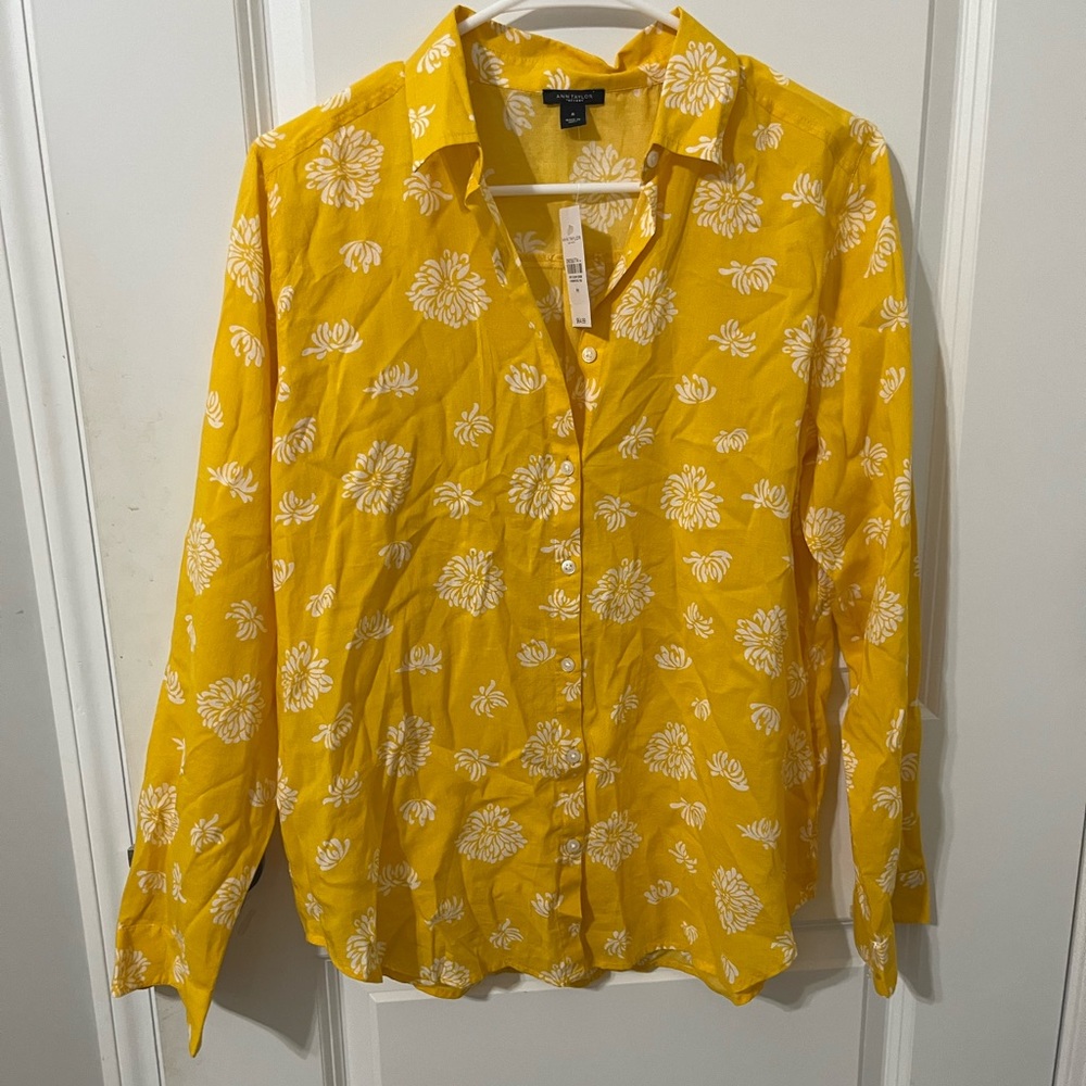 Ann Taylor Factory yellow floral button up blouse Medium NWT